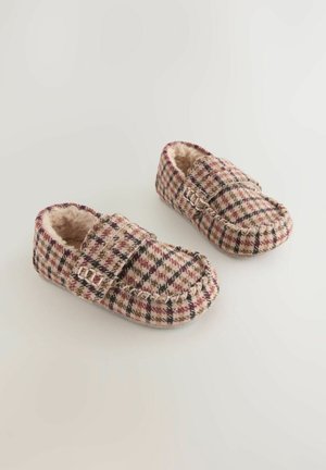 Kariert Hausschuhe aus weichem Stoff in Beige-, Rosa- und lila Farbtönen, mit einem flauschigen Innenfutter und einem unkomplizierten Design mit einem Schnallenakzent.