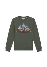 Olijfgroene sweatshirt met een ronde hals. Kenmerkt zich door een geometrische bergafbeelding in blauw, bruin en oranje tinten op de borst.