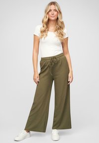 Cloud 5ive MIT WEITEM SCHNITT UND STRUKTUR - Auduma bikses - kh