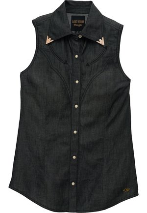 Cămașă neagră din denim, fără mâneci, în stil western, cu nasturi metalici, guler ascuțit cu vârfuri decorative și broderie "LW" lângă tiv.