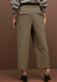 Next Stoffhose - green