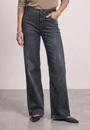 Street One, WIDE LEG JEANS WITH DETAILS ON THE WAISTBAND - Coupe large - steel grey washed