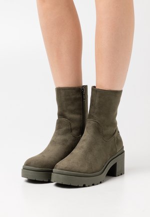XTI, Bottines à plateau - khaki