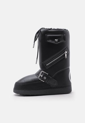 Love Moschino, Зимни ботуши - black