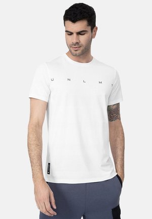 - T-shirt z nadrukiem