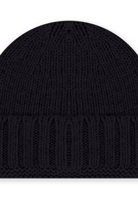 Czarna, dziana czapka beanie o prążkowanej strukturze i dopasowanym kroju. Materiał jest miękki i elastyczny, idealny na zimowe dni.