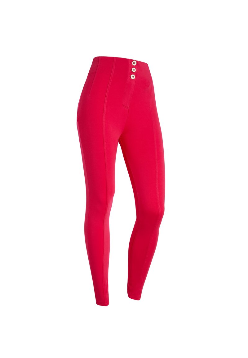 Leggings rojos de cintura alta hechos de tejido elástico, con tres botones en el frente, textura suave y forma ajustada.