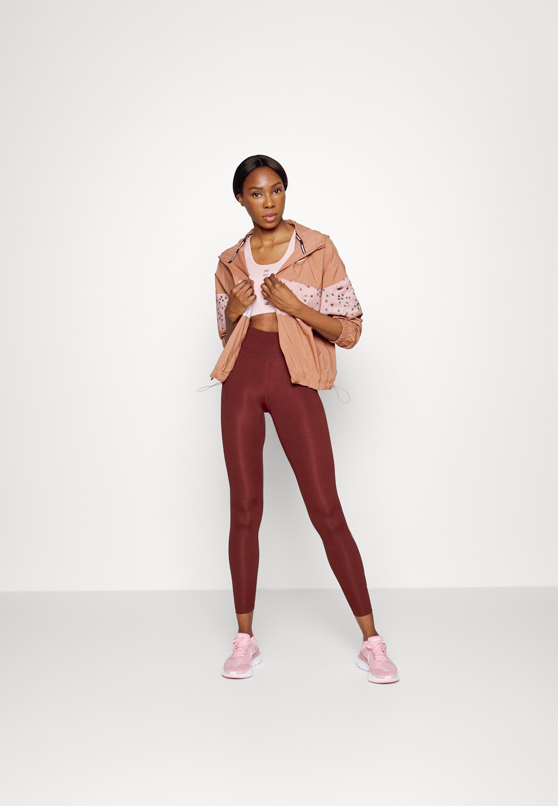 Nike Performance ICON CLASH - Running 