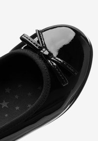 Next OLDER - Klasické baleríny  - black patent