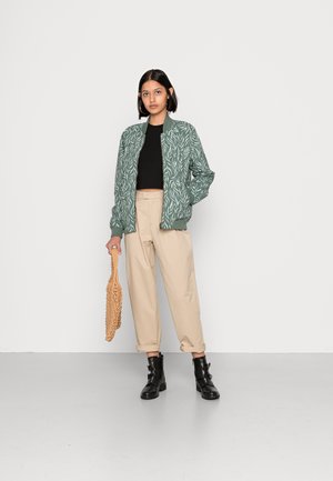 JOOM REMAKE - Bomber bunda - olive