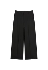 Zwarte wijde broek met een glanzende afwerking, met een platte voorkant, plooien en riemlussen. Gemaakt van een soepele, lichte stof.