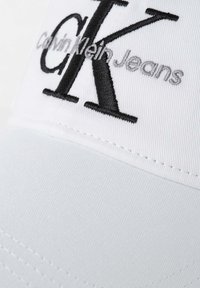 Calvin Klein Jeans Cap - weiß