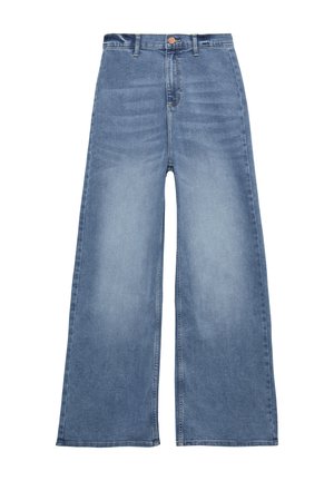 Jasnoniebieskie dżinsy o szerokich nogawkach i wysokim stanie, z zapięciem na guzik oraz klasycznym pięciopocketsowym krojem. Gładka tekstura denimu z delikatnym przetarciem.