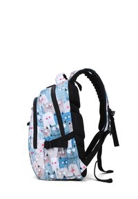 Sac à dos avec un motif de chat bleu et blanc, des bretelles rembourrées noires et un tissu texturé. Il dispose de deux compartiments zippés.