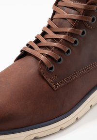 Thumbnail Image 7