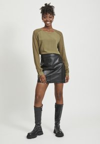 Object OBJZOE - Blusa - burnt olive