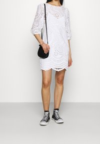 Forever New Denní šaty - off-white