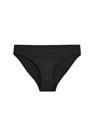 Čierne spodné prádlo v štýle bikín s nízkym pásom a miernym krytím, položené na bielom pozadí.