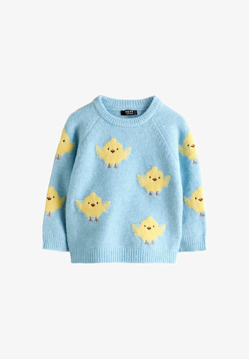 Suéter azul claro de punto con patrones de pollitos amarillos, cuello redondo y ribetes acanalados en el dobladillo y los puños. Textura suave, con múltiples motivos de pollitos.