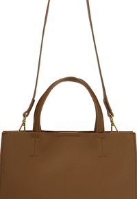 Brun textured læder handbag med en struktureret design, dobbelt topgreb, og en aftagelig skulderrem med guldfarvet hardware.