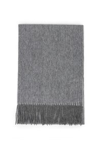 Szary wełniany szalik z frędzlami na końcach, miękką fakturą i prostokątnym kształtem, odpowiedni do warstwowego noszenia i zapewniający ciepło.