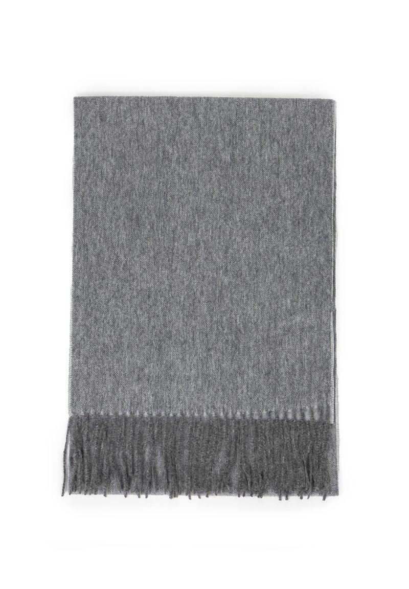 Szary wełniany szalik z frędzlami na końcach, miękką fakturą i prostokątnym kształtem, odpowiedni do warstwowego noszenia i zapewniający ciepło.