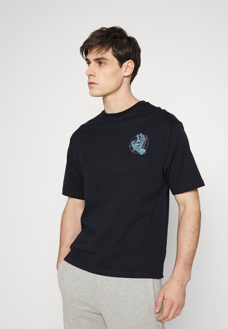 Herren T-Shirts basic | Santa Cruz OPUS HAND OVERLAY UNISEX T-Shirt print black/schwarz - DL43873 Herren T-Shirts basic | Santa Cruz OPUS HAND OVERLAY UNISEX T-Shirt print black/schwarz - DL43873