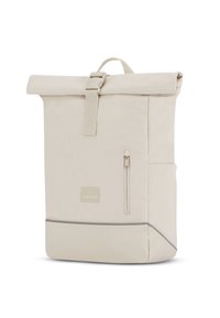  Bézs színű, texturált anyagból készült roll-top hátizsák, elöl cipzáras zsebbel, logóval és szürke díszítéssel az alján. Állítható vállpánt tartozik hozzá.