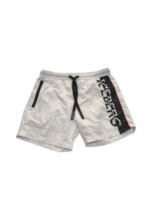 Costume da bagno bianco con coulisse nera, tasca laterale con zip e pannello nero sulla gamba destra con grande testo bianco "ICEBERG".