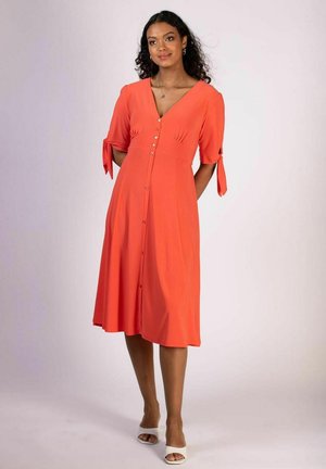 Stockholms Klänningsfabrik Blusenkleid - coral