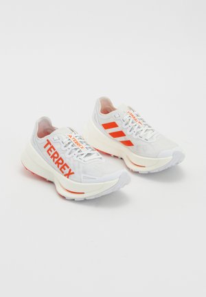 adidas Terrex AGRAVIC SPEED ULTRA - Trailové bežecké topánky - cloud white/impact orange/dash grey
