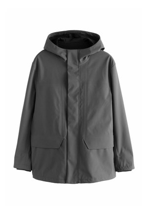 Jachetă impermeabilă gri cu glugă, cu fermoar frontal, două buzunare mari și un design elegant. Textură netedă și detalii minime.