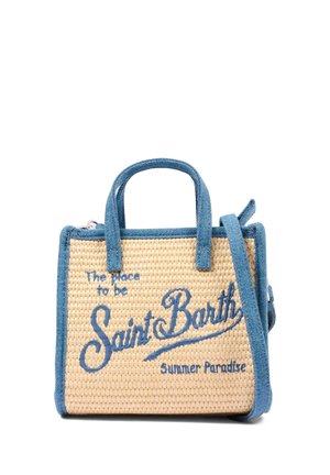 Petit sac à main tissé beige avec garniture et anses en tissu bleu, texte brodé « The place to be Saint Barth Summer Paradise. »