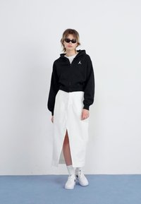 Thumbnail Image 2