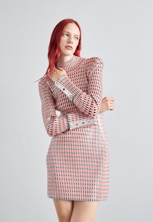 Rabanne ROBE - Gebreide jurk - light red