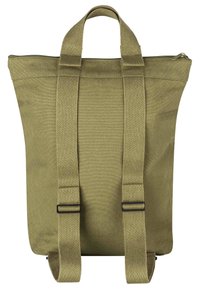Olijfgroene canvas rugzak met dubbele schouderbanden, handvatten aan de bovenkant en een ritsafsluiting bovenaan. Soepele textuur en gestructureerd ontwerp.