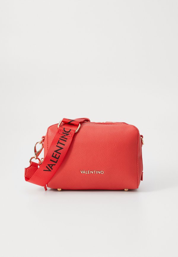 PATTIE - Cross body bag - corallo