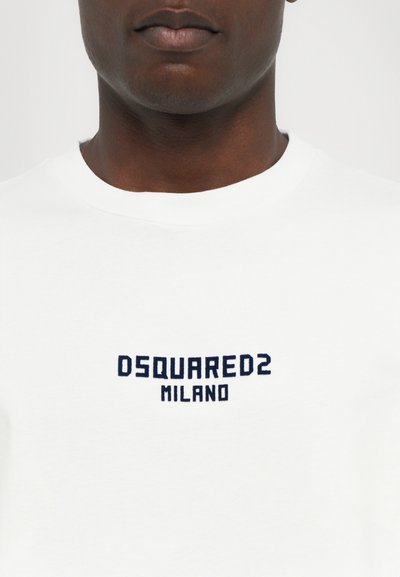 Dsquared2 LOOSE FIT TEE - Trükipildiga T-särk - white/dark navy