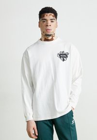 Manastash TEE BANDANA - Tops ar garām piedurknēm - white