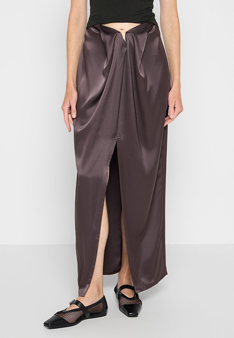 Nanushka Maxirok bruin