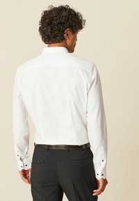 Next TEXTURED TRIMMED SINGLE CUFF - Cămașă - white