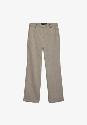 Gaismas brūnas, platas bikses ar teksturētu audumu. Aprīkotas ar priekšējām kabatām un rāvējslēdzēja aizdari ar pogu.