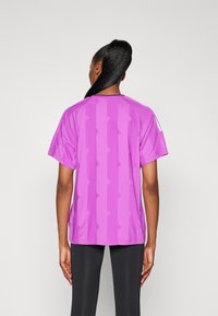 adidas Sportswear TIRO CUT STRIPES BOYFRIEND - Tričko s potlačou - purple burst