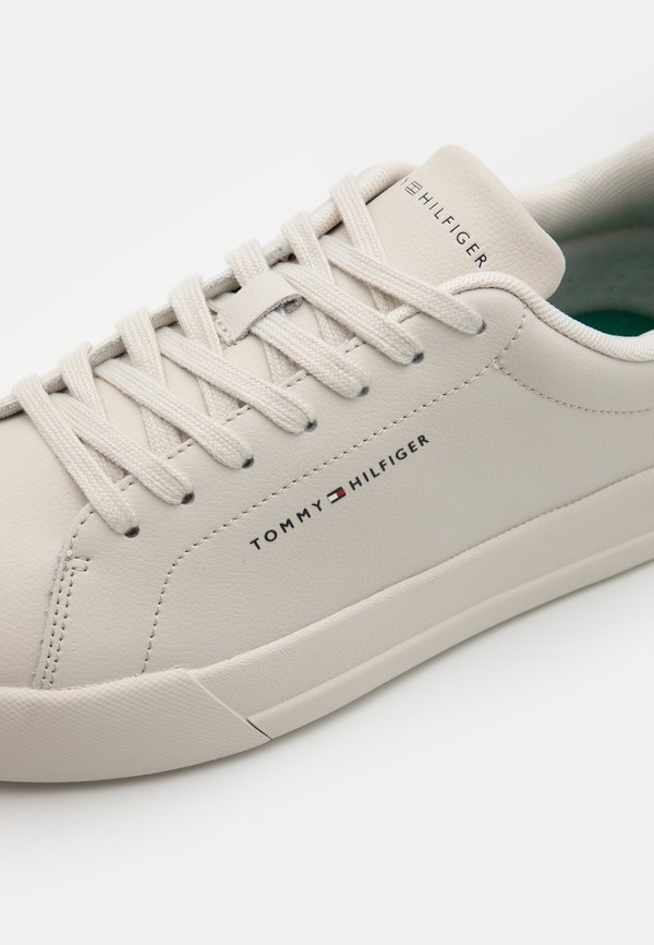 COURT - Trainers - alabaster2