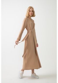 Touché Privé ENVELOPE CREPE - Dnevna obleka - beige