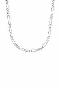 Collar de cadena Figaro de plata con enlaces ovalados pequeños alternando tres pequeños y uno alargado sobre fondo blanco.