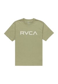 Olivengrøn bomulds T-shirt med korte ærmer, rund halsudskæring og stort hvidt "RVCA" logo på forsiden. Glat tekstur, afslappet pasform.