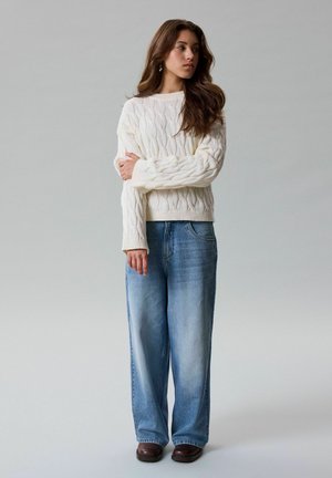 LMTD, KNITTED PULLOVER RELAXED FIT - Pullover - antique white