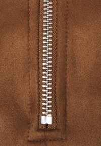 Vero Moda Petite Minigonna - cognac