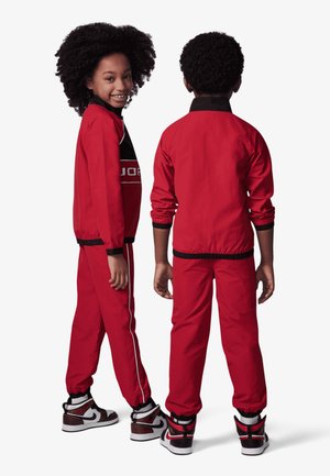 WIND BREAKER PIPING SET - Trenirka - gym red